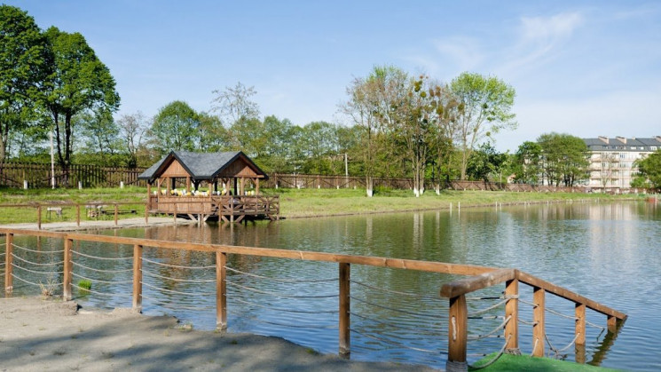 Сколько стоит отдых у озера в Львове…