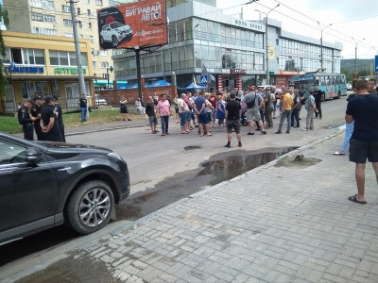 У Чернівцях другий день поспіль активіст…