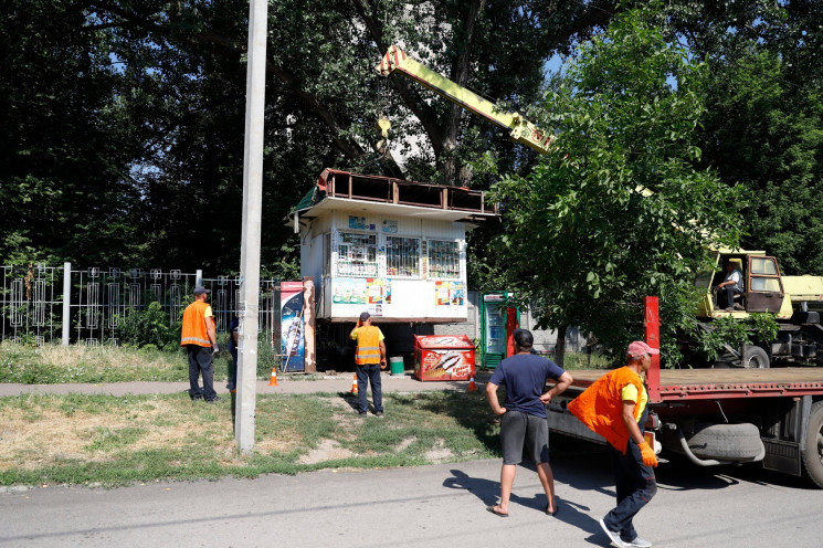 В Днипре демонтировали наливайку…