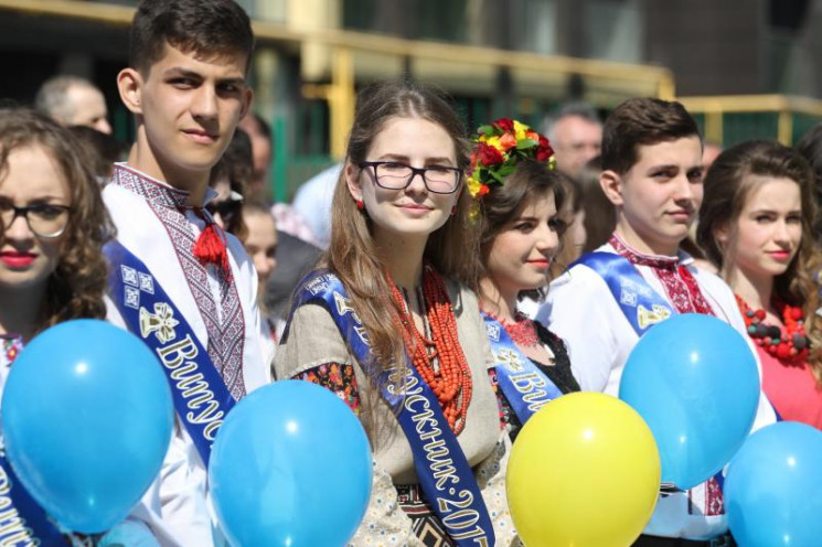 Найкращим львівським випускникам роздали…