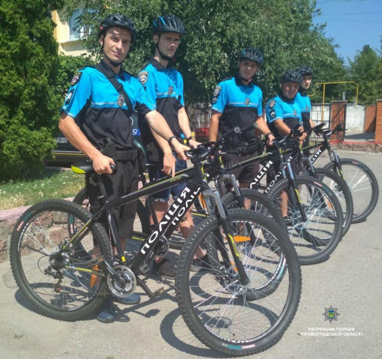 У Кропивницькому поліцейські патрулі впе…