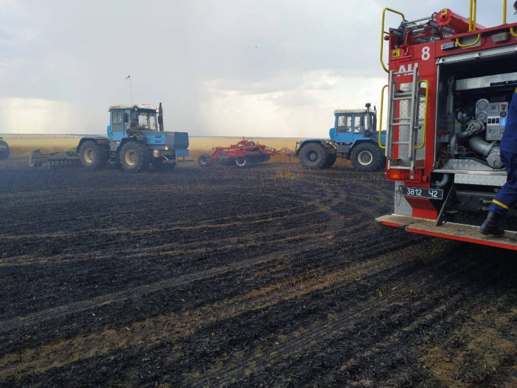 На Миколаївщині спалахнуло поле із пшени…