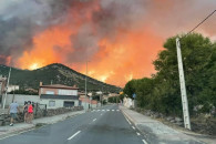 Лесные пожары охватили Испанию, эвакуиро…