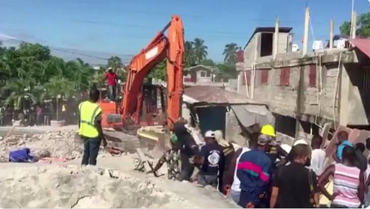 Смертельное землетрясение на Гаити унесл…