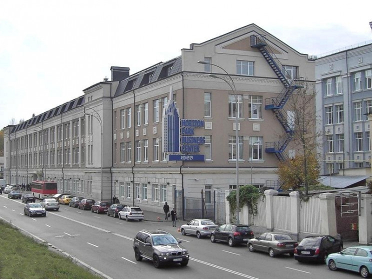 У Києві на місяць перекриють рух біля Ба…