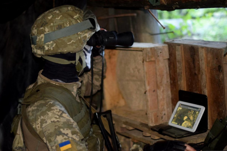 На Донбассе боевики с воздуха ведут разв…