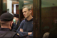 Первое интервью из тюрьмы: Как Навальный…