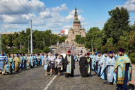 В центре Харькова из-за крестного хода п…