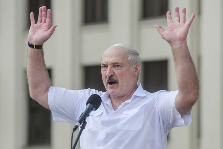 "Мітлу – і на завод!": Лукашенко жорстко…