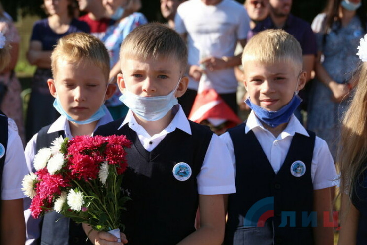 Діти війни: В перший клас в "ЛНР" і "ДНР…