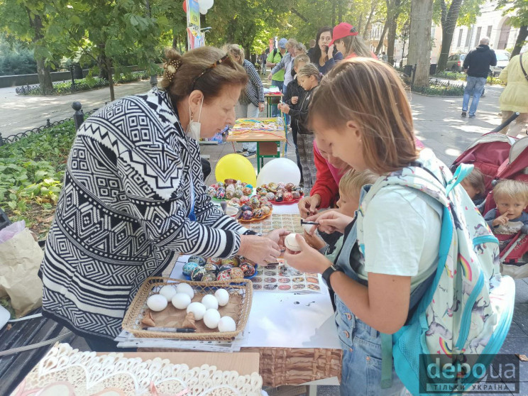 На Приморському бульварі проходить Фести…