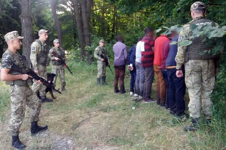 На Львівщині затримали групу чоловіків з…