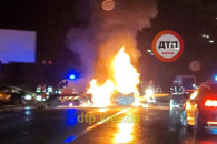Водій згорів в авто: У Києві сталася мот…