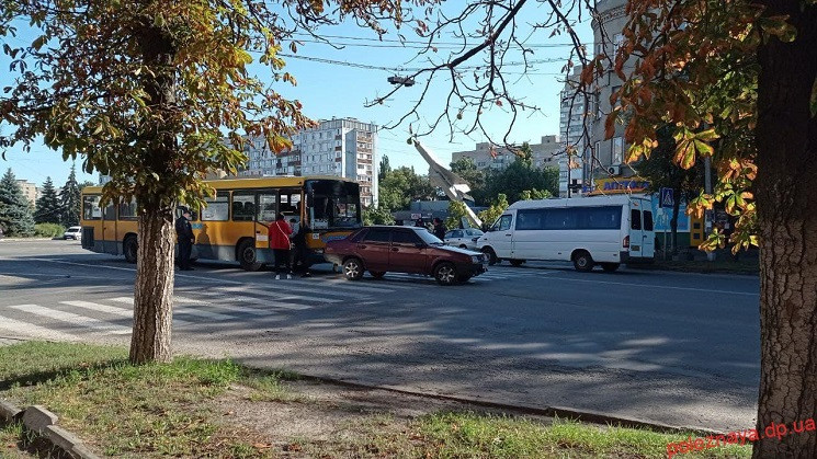 Засліпило сонце: Популярна маршрутка з Д…