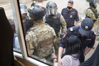 У Криму поліція не відпускає двох затрим…