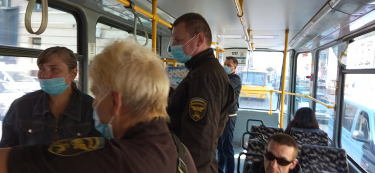 Контролер во львовском трамвае ударил па…