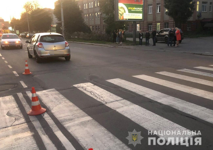 У Вінниці автомобіль  збив трьох студент…
