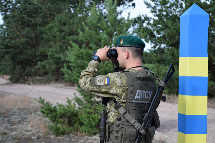 Украина усилила охрану на границе с Бела…