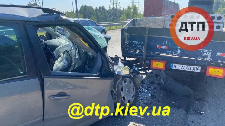 У Києві водій хечбеку постраждав в ДТП з…