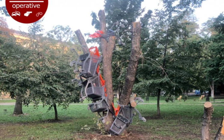 У Києві біля політеху хтось "прикрасив"…