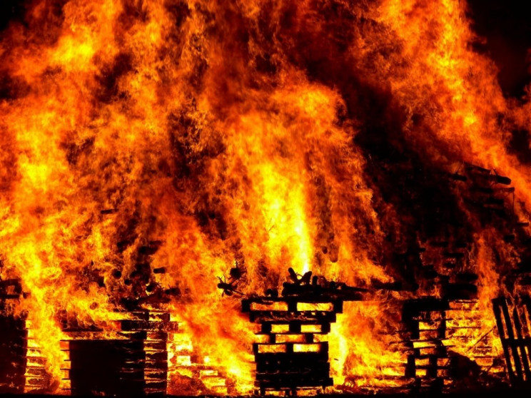 На Тячівщині сталася масштабна пожежа у…