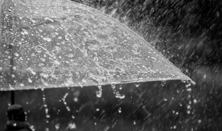 Сильний дощ, гроза: Прикарпатців поперед…
