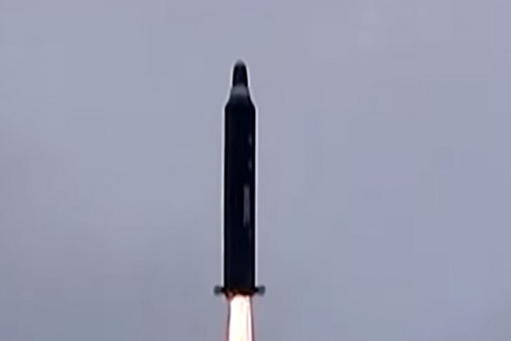 КНДР запустила балістичну ракету з потяг…