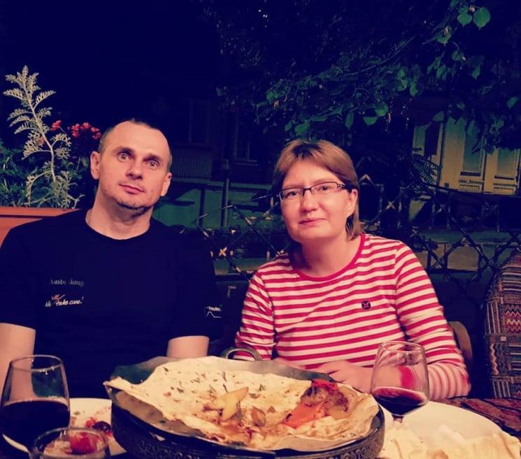 Сестра Сенцова послала Украину "нах * й"…