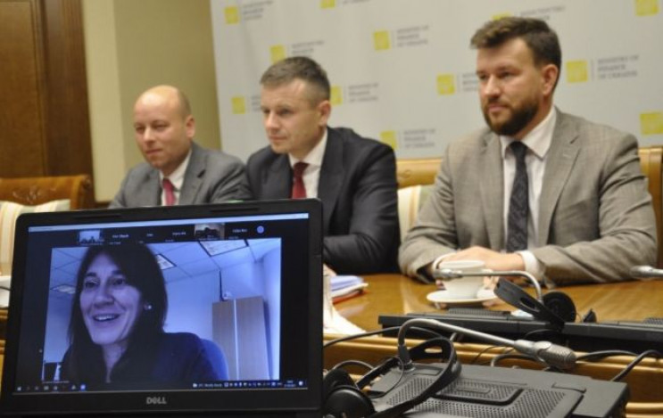 Члены миссии МВФ встретились с украински…
