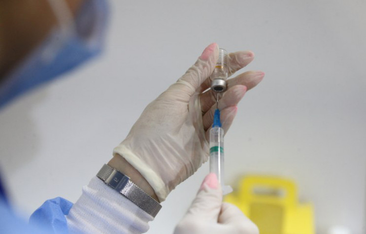 Вакцина проти ковіду та проти грипу: Чи…