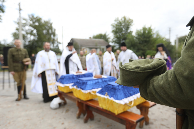 Трех воинов УПА перезахоронили на Терноп…
