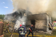 Пошкоджений літаком будинок у Шепарівцях…