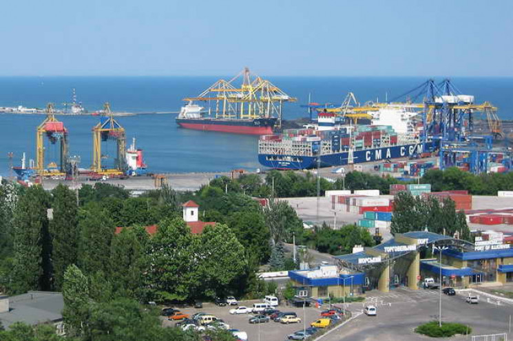 В порту Одесской области рабочий сломал…