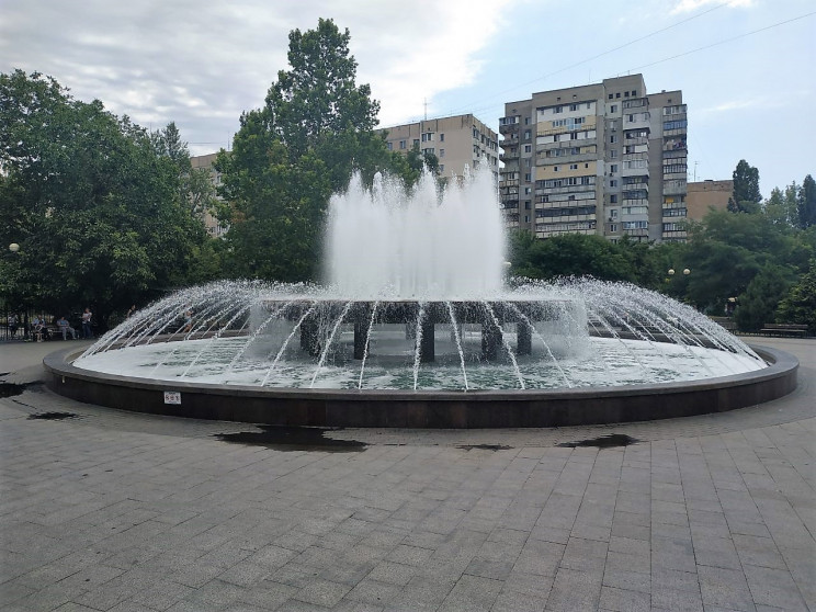 У найбільший одеський фонтан вандали нал…