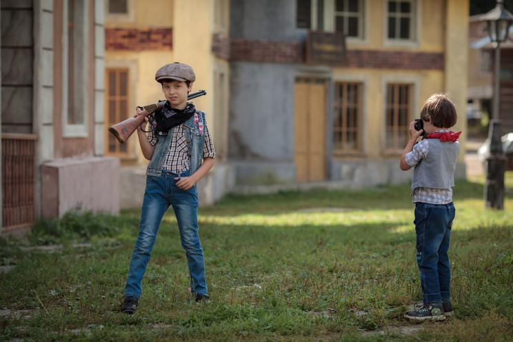 На Росії школяр пригрозив застрелити вчи…