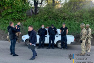 На Луганщине трое правоохранителей требо…