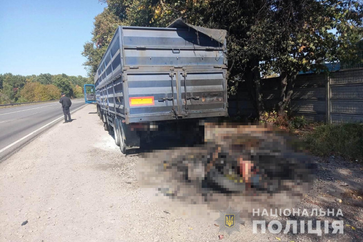 Мотоцикл спалахнув: У ДТП поблизу Вороно…