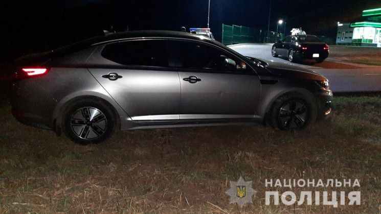 Відібрав авто, щоб поцупити мобільник: Н…