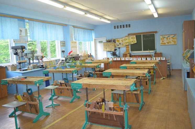"Прилетіло" у скроню: У школі під Дніпро…
