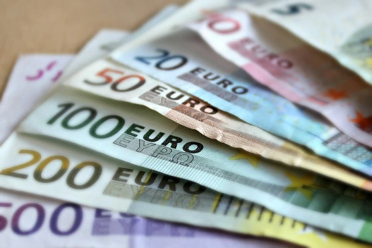 Курс евро упал до минимальной отметки…