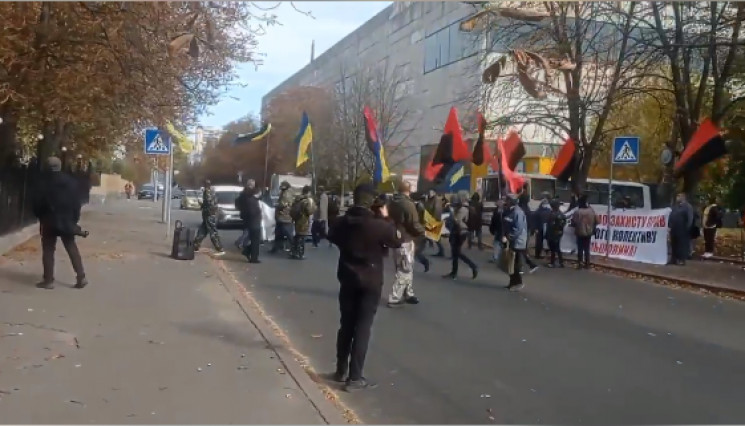 Нет дерибану "Большевика": В Киеве проте…