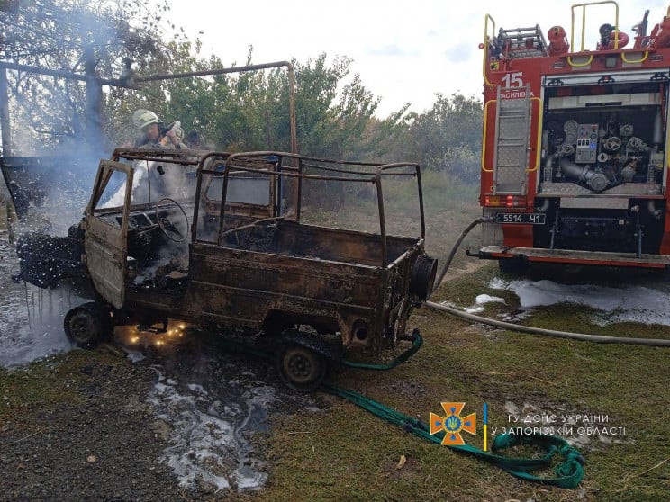 В Запорожской области сгорел гараж с авт…