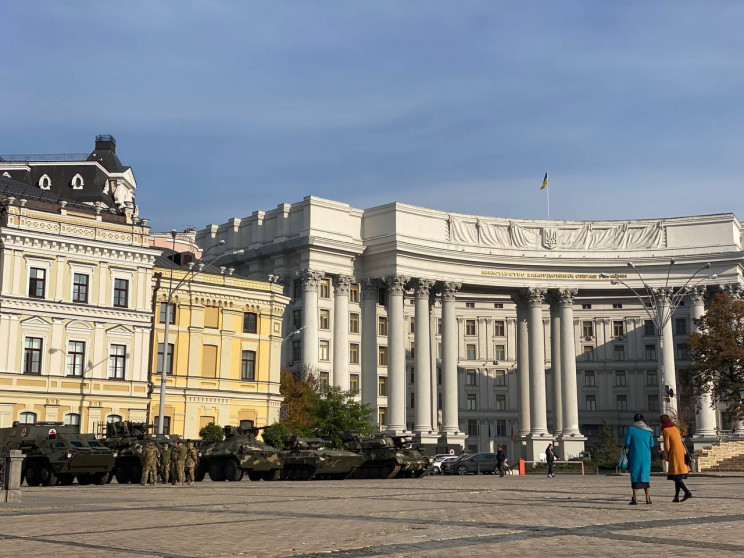 В Киеве на Михайловской площади появилас…
