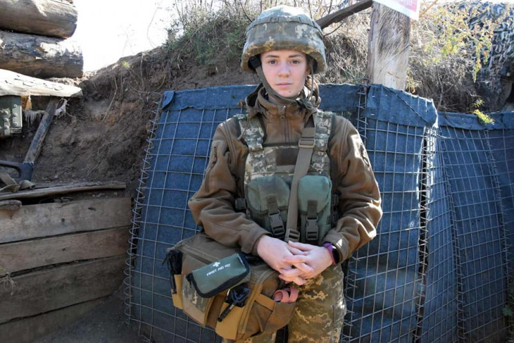 В ООС 20-річна бойовий медик з Дніпропет…