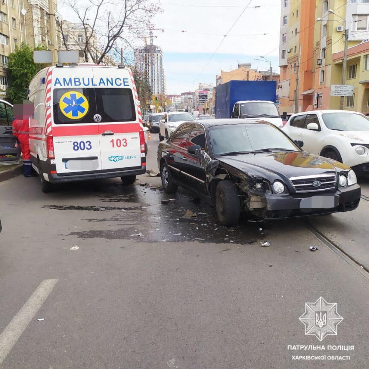 В Харькове врезались иномарка и автомоби…
