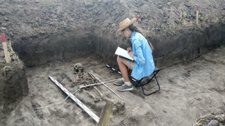 Поховання часів Київської Русі знайшли а…