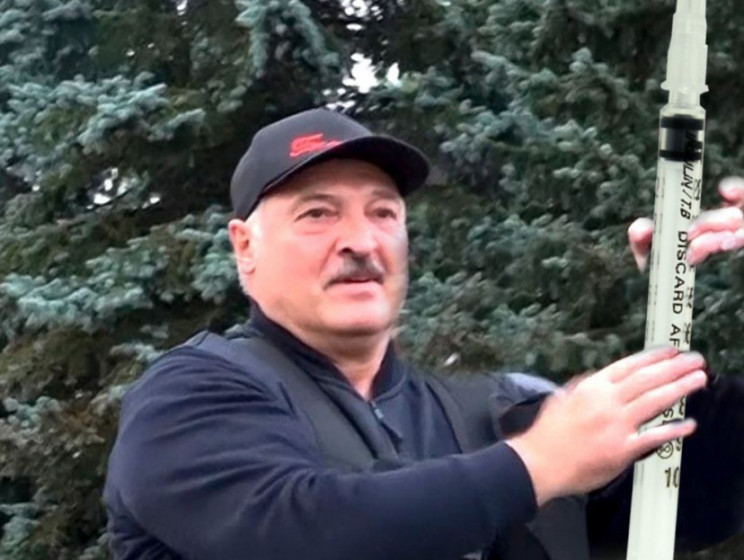 Лукашенко заявив, що коронавірус лікує в…