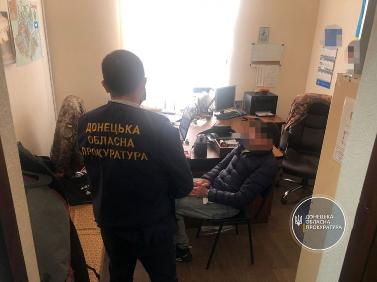 В Донецкой области члена комиссии поймал…