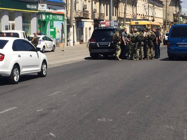 В Одесі на Пересипі невідомий взяв у зар…