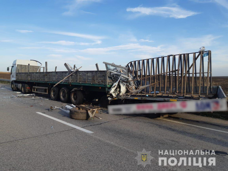 На Харківщині водій вантажівки протарани…